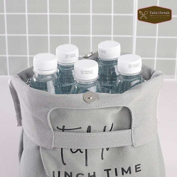 Grande capacité d'un sac repas isotherme pour contenir 5 bouteilles d'eau